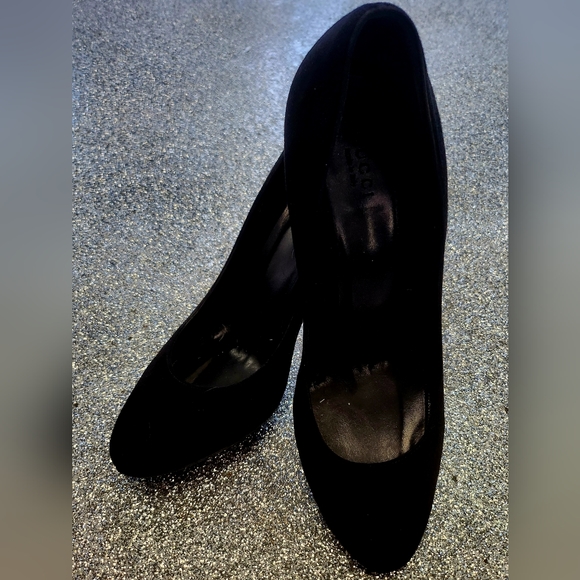 GUCCI BLACK SUEDE PUMP SIZE 40.5 - Picture 2 of 6